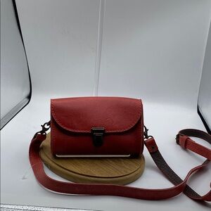 630Red no name belt bag/crossbody Leather?? Vegan prob